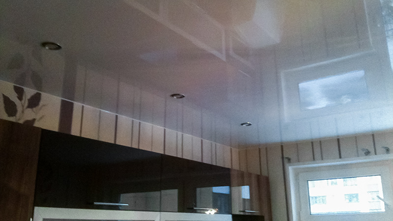 натяжные потолки кухня, натяжные потолки кухня фото как расположить светильники, кухня, фото